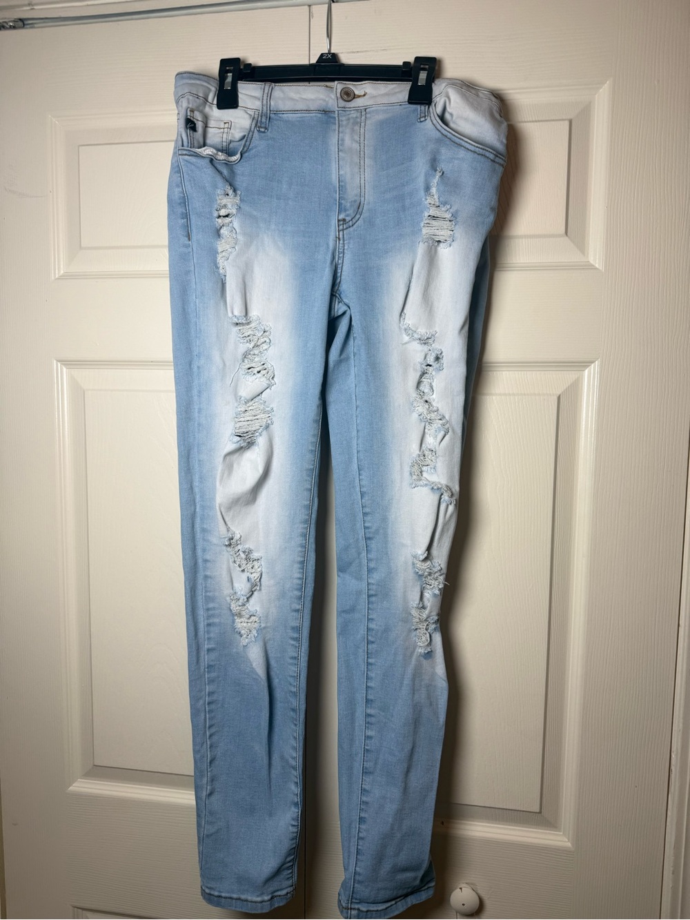 KanCan Distressed Denim Jeans KC8156‎